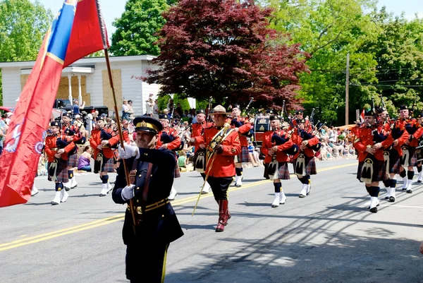 RCMP march in the 2012 apple blossom parade — Stock Photo, Image