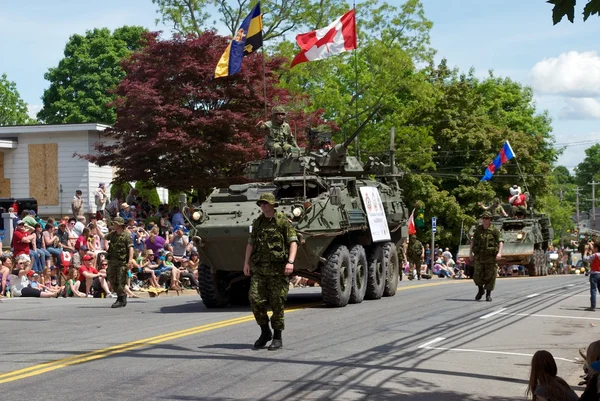 Armeefahrzeug in der Parade — Stockfoto