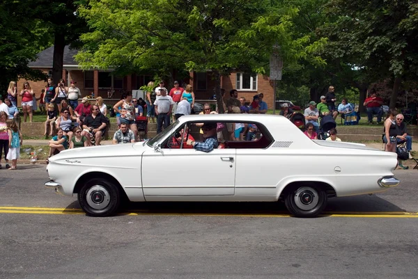 Антикварный автомобиль в параде — стоковое фото