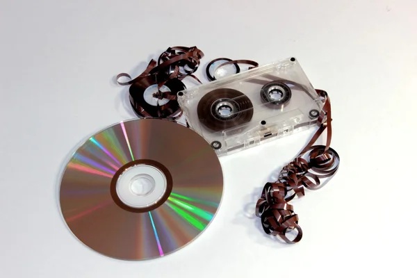 空の cd とカセット テープ — ストック写真