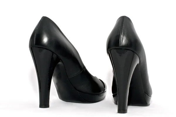 Чёрные туфли на высоких каблуках — стоковое фото
