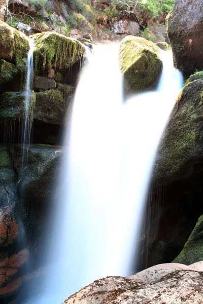 Schottischer Wasserfall — Stockfoto