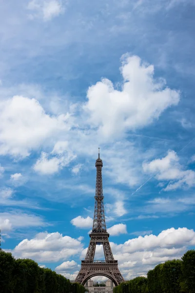 Eiffel tower with clouds. Portrait. Copy space. — Stock Photo, Image