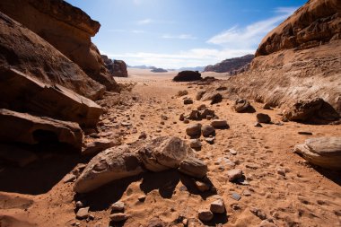 wadi rum çölünde, jordan taşlar.