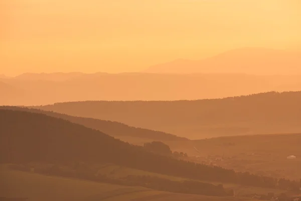 Katmanlı hills spissky kaleden görülen genel bakış — Stok fotoğraf