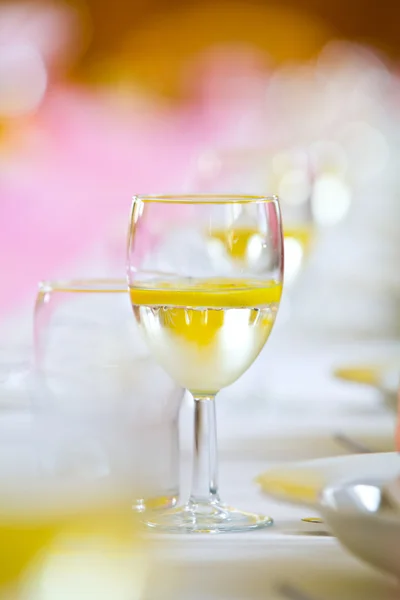 Toast drink on a wedding or reception table — Stock Photo, Image