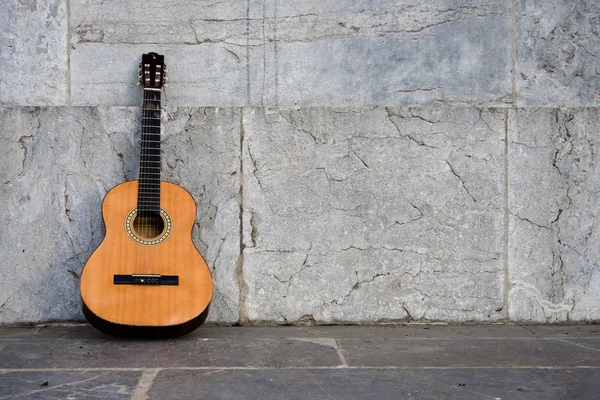 孤独的吉他 免版税图库图片