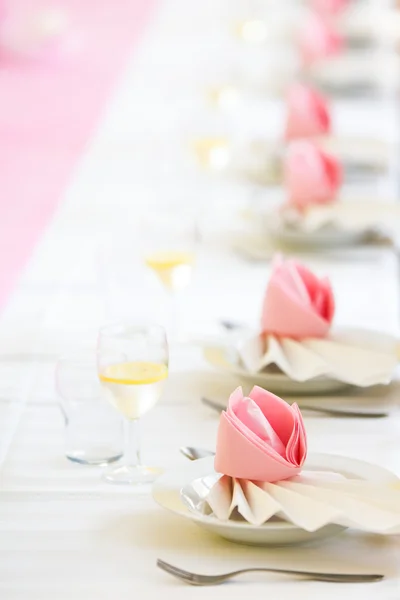 会議や結婚式の夕食のテーブル ロイヤリティフリーのストック写真