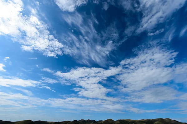 巻雲と高積雲 — ストック写真