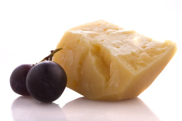 Winogrono i ser — Zdjęcie stockowe