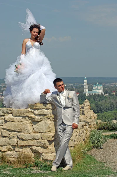 Весілля, двоє молодих людей — стокове фото