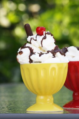 Ice cream sundae clipart