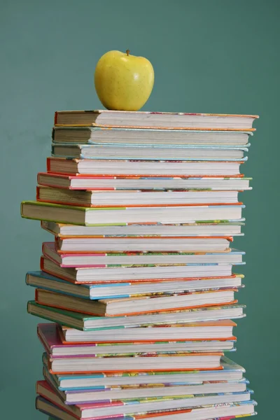 Çocuk okul kitapları — Stok fotoğraf
