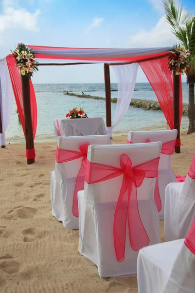 Пляжная свадьба. — стоковое фото