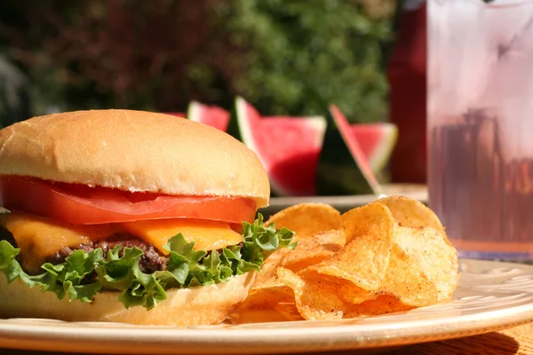 Cheeseburger — Stockfoto