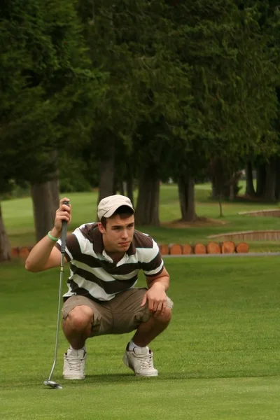 Golfspelare koncentrera — Stockfoto