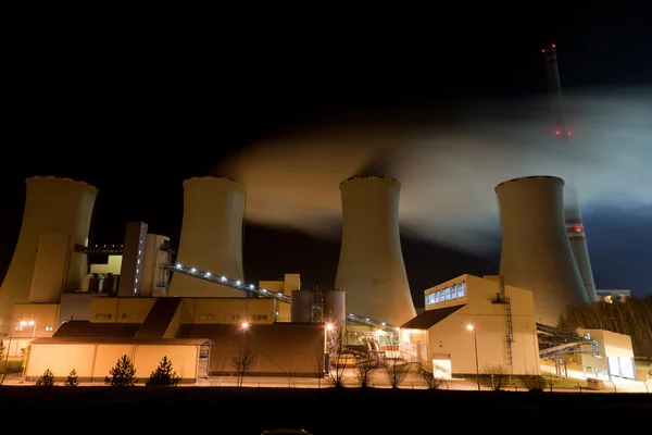 Угольная электростанция — стоковое фото