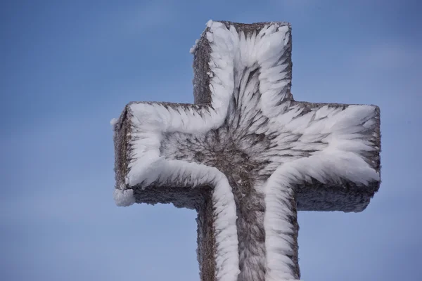 Cruz no inverno — Fotografia de Stock