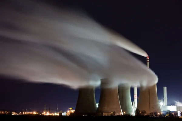 Теплова електростанція — стокове фото