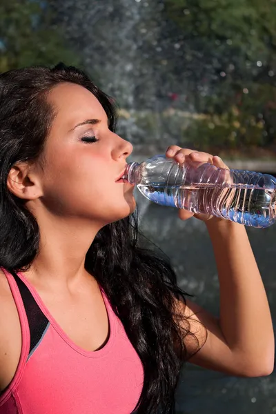 Woman Drinking Water Outside — Stock Photo, Image