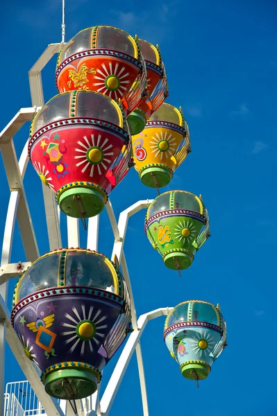 Colourful ferris wheel — Stock Photo, Image