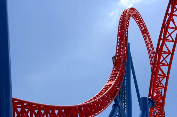 Jeździć roller coaster — Zdjęcie stockowe