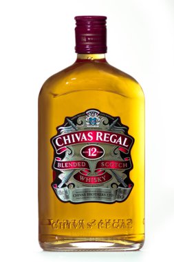 Chivas regal harmanlanmış scotch viski.