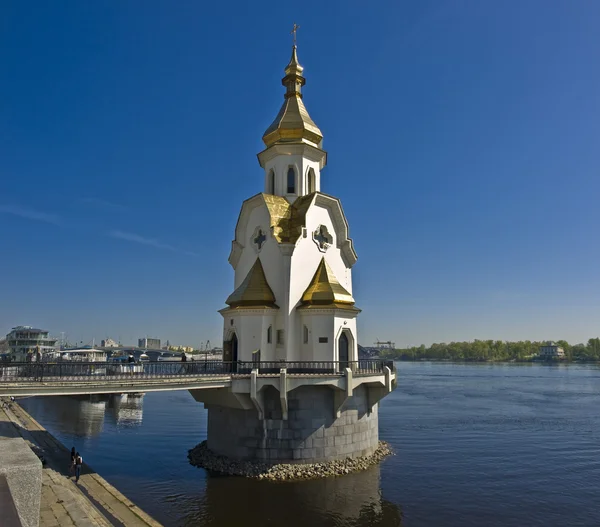 Kerk op het water, kiev, Oekraïne — Stockfoto