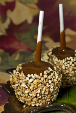 Nutty caramel apple clipart