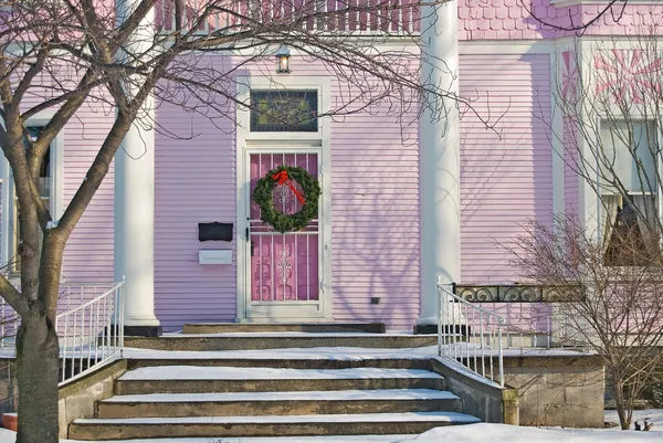 Růžový viktoriánský dům — Stock fotografie