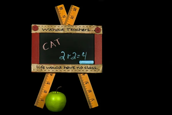 Yeşil elma ile okul yazı tahtası — Stok fotoğraf