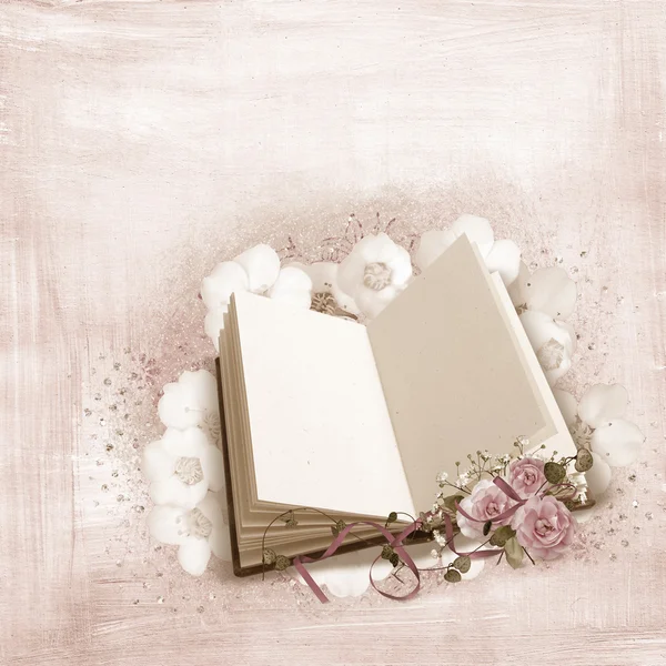 Livro aberto com buquê de rosa — Fotografia de Stock