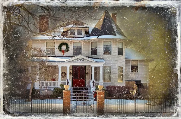 Wiktoriański dom Boże Narodzenie — Zdjęcie stockowe
