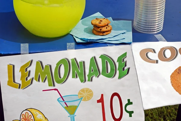 Fun lemonade sign — Stock Photo, Image