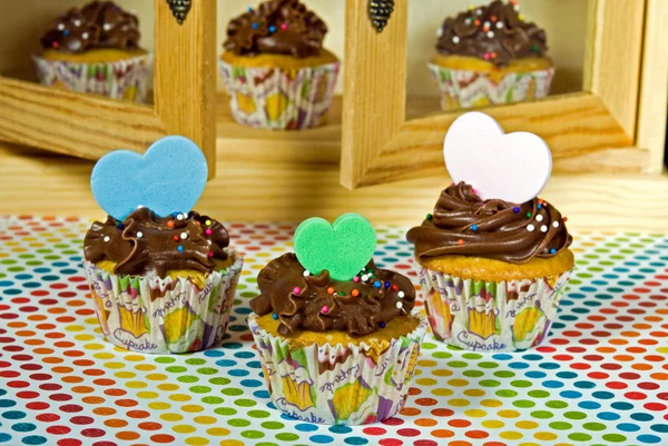 Corações em cupcakes — Fotografia de Stock