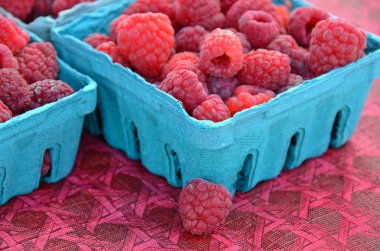 Ripe Red Raspberries clipart