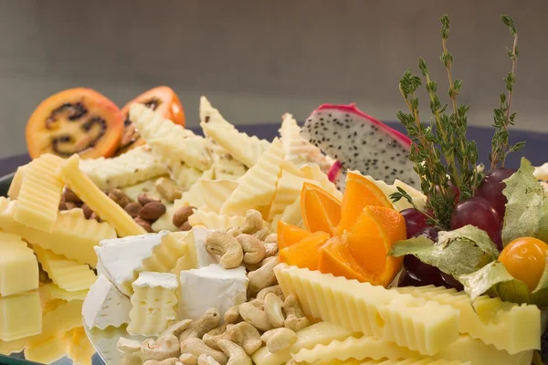 soğuk büfe - peynir ve meyve