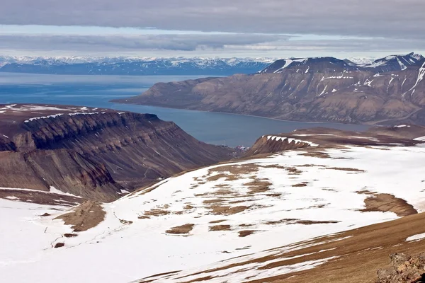 Fjord d'Isfjorden sur l'archipel du Svalbard — Photo