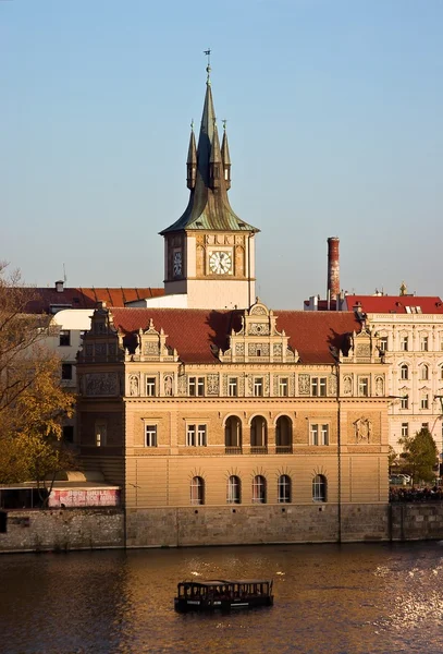 Palazzo storico a Praga — Foto Stock