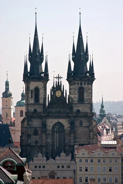 La Iglesia de Tyn en Praga Centro Histórico —  Fotos de Stock