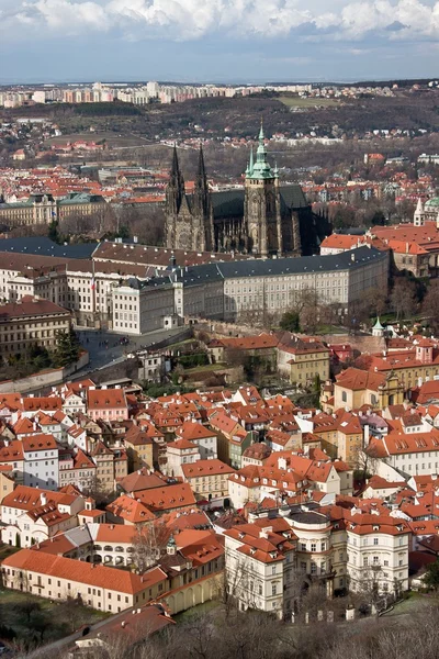 Αεροφωτογραφία του το κάστρο της Πράγας και την παλιά συνοικία της πόλης. — Φωτογραφία Αρχείου