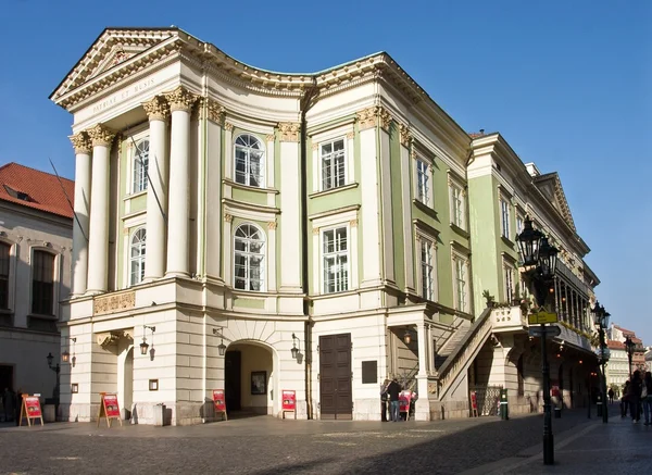 Stavovské-teatern i Prag Stockbild