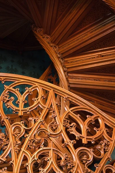 Carved pattern stare drewniane schody — Zdjęcie stockowe