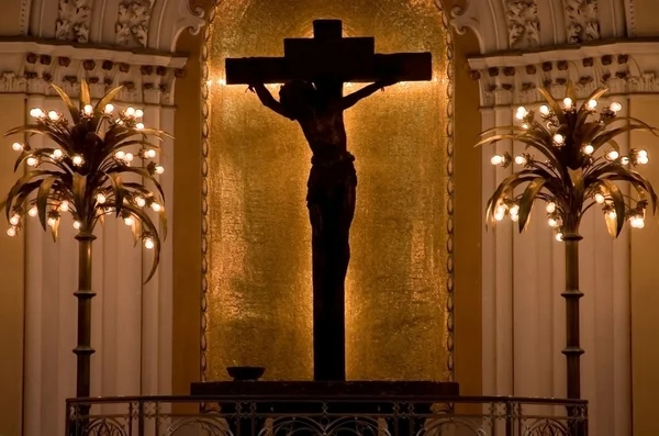 Silueta de Jesús en la Cruz con Fondo Dorado — Foto de Stock