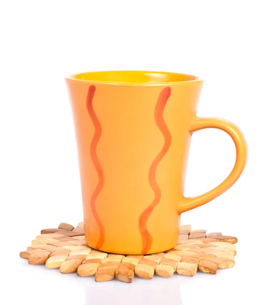 Stativ av enbär i kontakt med en varm kopp avger en behaglig doften — Stockfoto