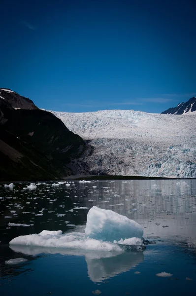 Ледник и лед — стоковое фото