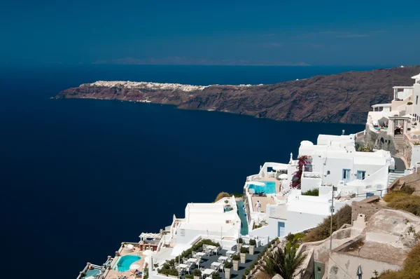 Ontspannen in het luxeresort in santorini eiland van Griekenland — Stockfoto