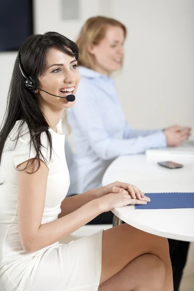 Women in a busy call centre — Stock Photo, Image