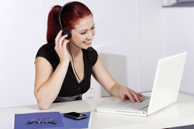 Woman talking on the phone clipart