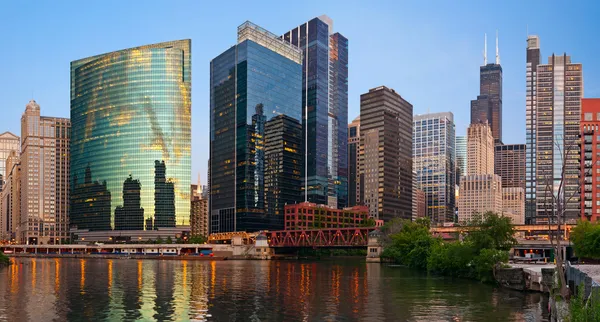 Chicago centro riva del fiume . — Foto Stock